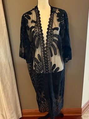 David & Young Black Floral Lace Kimono Duster Open Front, Size One Size